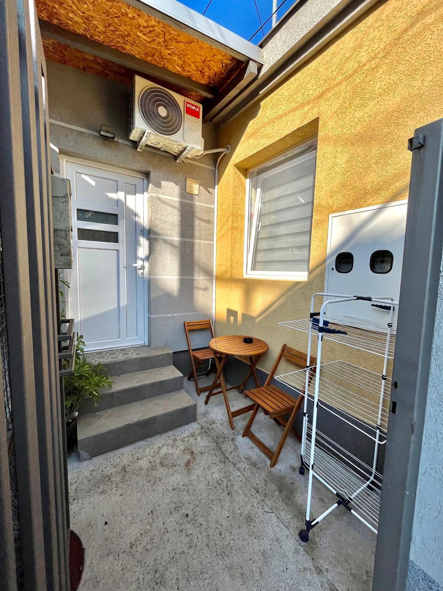 Nilton Apartmans Ni Esterno foto